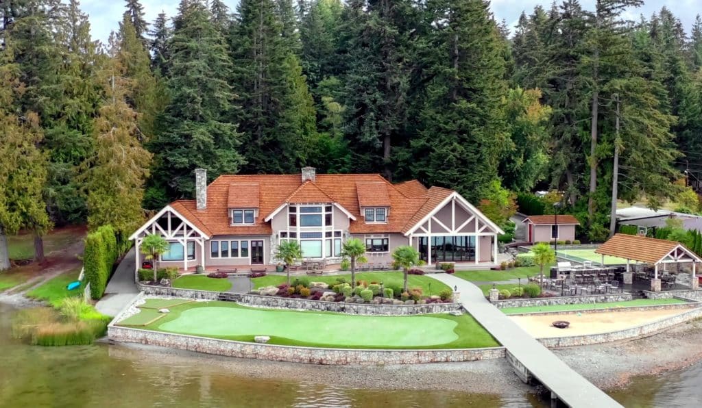 Amazing lake front properties